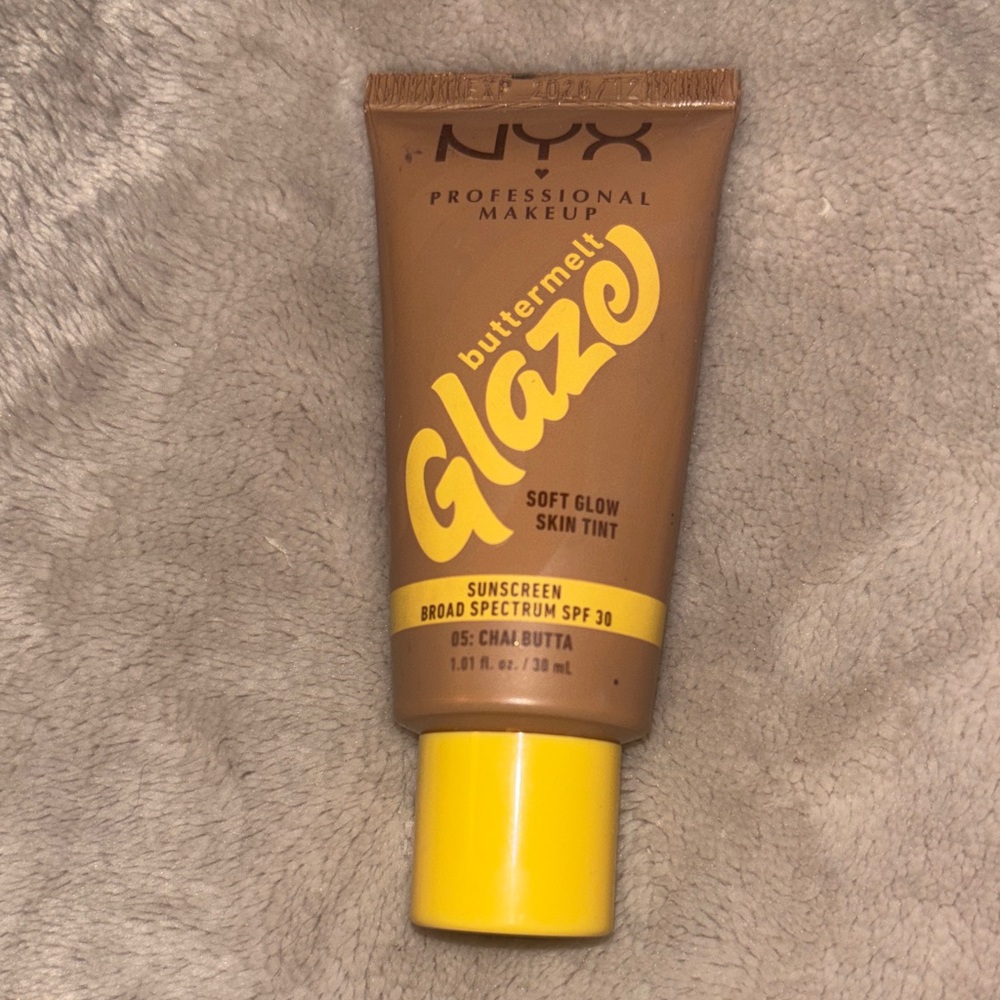 NYX Buttermilk Glaze Skin Tint with SPF 30 - Picture 1 of 2
